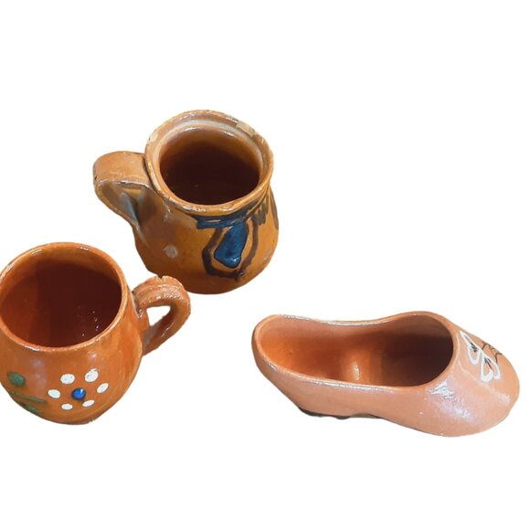 Set Of 3 Dominican Republic Terracotta Clay Pottery. Handmade Shoe Mugs - Picture 4 of 4